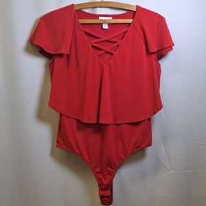 Bisou Bisou Red Ruffle Bodysuit V-Neck Criss Cross Stretch NWOT Medium
